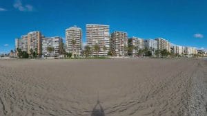 Bares con ambiente playero en la Playa de la Malagueta