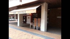 Bares con pintxos y vermut en el barrio de Amara