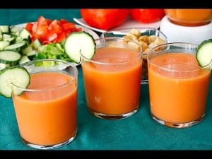 diferencias entre la versión moderna y la tradicional de Cómo se elabora el gazpacho andaluz paso a paso
