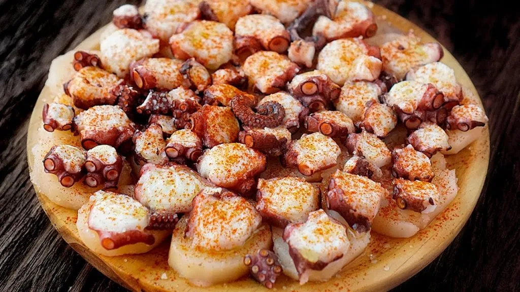 receta-de-Como-se-cocina-el-pulpo-a-la-gallega-tradicional - Recetitas.Com receta de Cómo se cocina el pulpo a la gallega tradicional